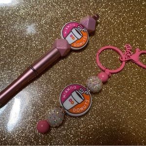 Dunkin Donuts pen and keychain set